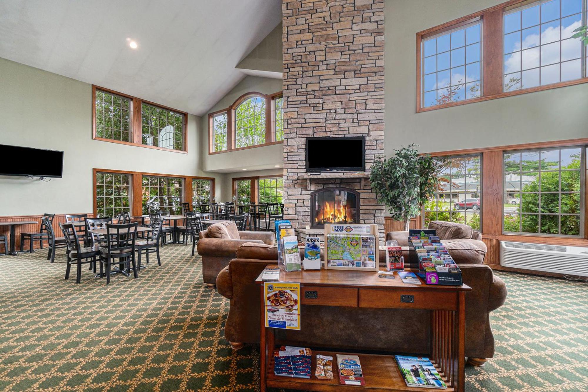 Howard Johnson By Wyndham Traverse City Zewnętrze zdjęcie